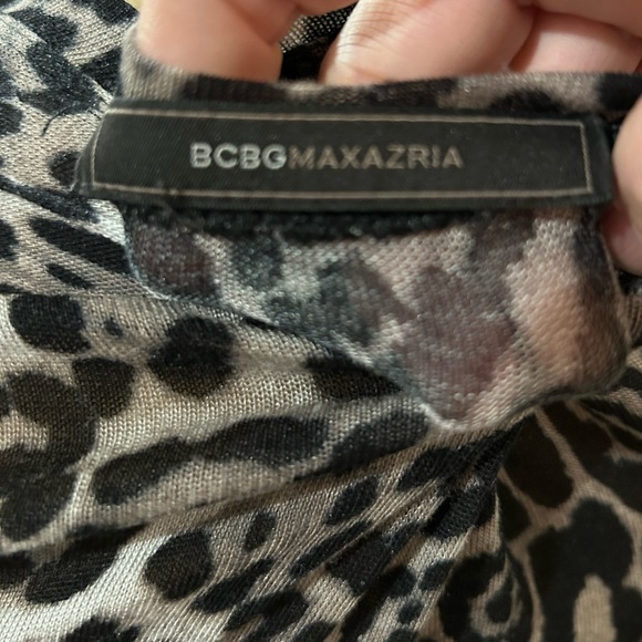 BCBGMAXAZRIA animal print shirt. Sz small - Picture 4 of 5